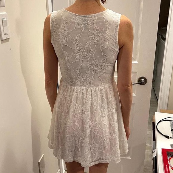 H&M White Lacey Dress - Picture 2 of 2